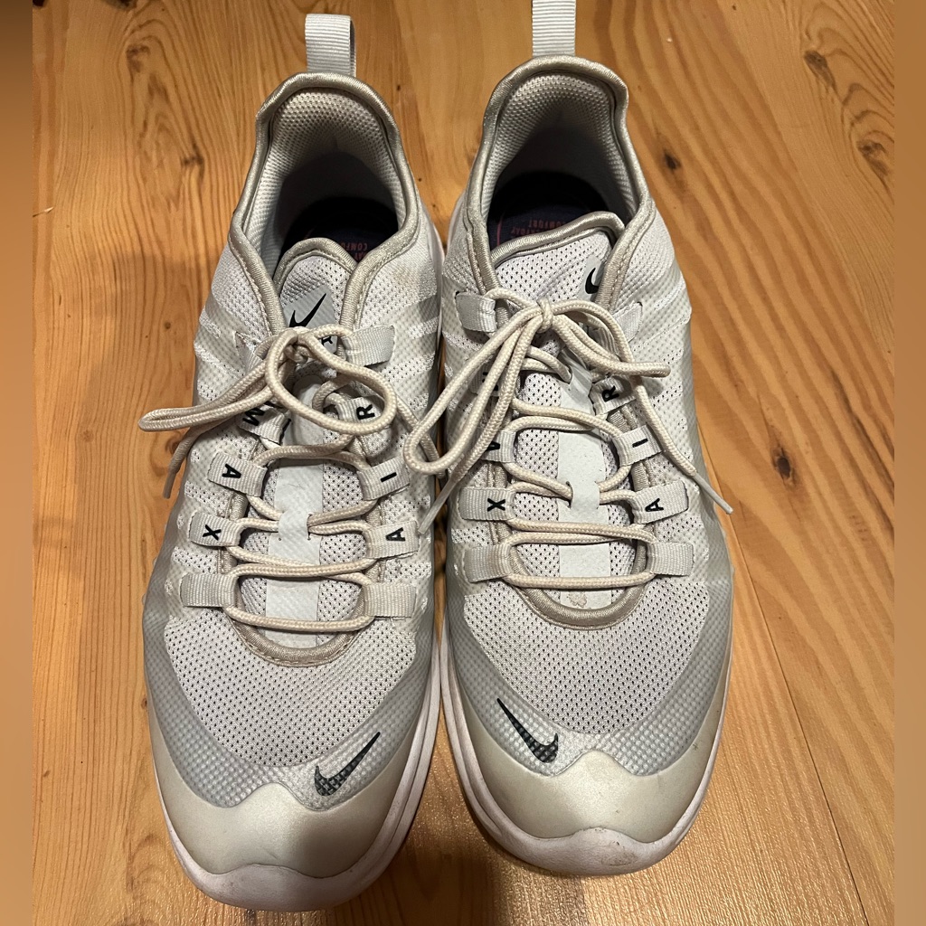 Women’s Nike Air Max Tennis Shoes Size 10.5